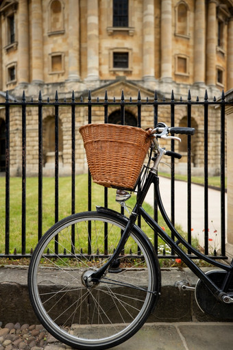 老成形自行车外拉德克利夫相机牛津大学大学大学建筑
