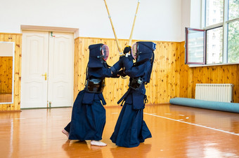 日本<strong>武术</strong>艺术战斗的剑学校为孩子们和成年人日本<strong>武术</strong>艺术剑战斗