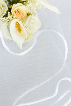 婚礼花装饰在新娘面纱