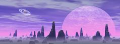 紫罗兰色的景观与岩石山雾和行星