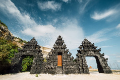 巴厘岛寺庙门入口海滩