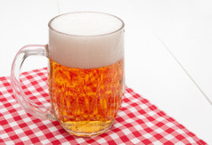 玻璃啤酒红色的条格平布桌布