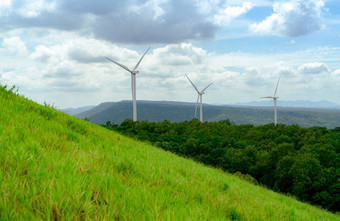 风能源风权力可持续<strong>发展</strong>的可再生能源风涡轮机生成电风车农场山与蓝色的天空<strong>绿色</strong>技术可再生资源可持续<strong>发展</strong>的<strong>发展</strong>