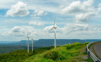 风<strong>能源</strong>风权力可持续发展的可再生<strong>能源</strong>风涡轮机生成电风车农场山与蓝色的天空<strong>绿色</strong>技术可再生资源可持续发展的发展
