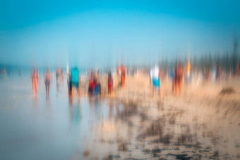 摘要照片效果人走的海滩的色彩斑斓的印象派风格软焦点模糊技术创建独特的印象派风格柔和的颜色事海滩高峰卡纳多米尼加共和国摘要照片效果色彩斑斓的印象派风格