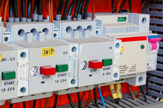 电设备自动电路断路器行电开关保险丝盒