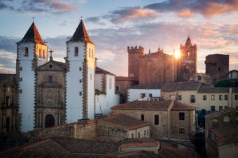 风景优美的日落的中世纪的城市caceres西班牙高质量照片风景优美的日落的中世纪的城市caceres西班牙