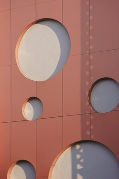 一边视图圆模式棕色（的）铝复合瓷砖墙现代建筑垂直框架