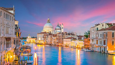 大运河威尼斯意大利与圣诞老人玛丽的salute教堂的背景《暮光之城》