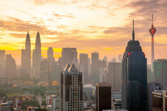 市中心(泥城市天际线城市景观马来西亚日落
