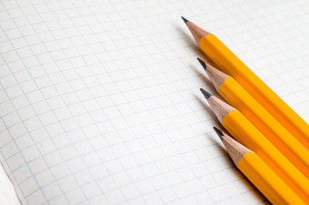 回来学校<strong>教育</strong>概念橙色铅笔关闭和笔记本背景为<strong>教育</strong>新学术一年开始研究术语开始复制空间回来学校<strong>教育</strong>概念与橙色铅笔和笔记本背景为<strong>教育</strong>新学术一年开始研究术语开始复制空间