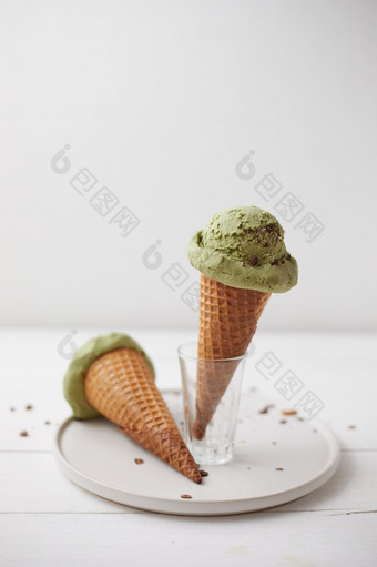 自制的绿色茶火柴冰奶油绿色茶火柴冰奶油