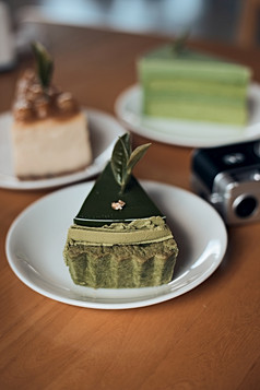美味的火柴蛋糕使从绿色茶火柴蛋糕使从绿色茶