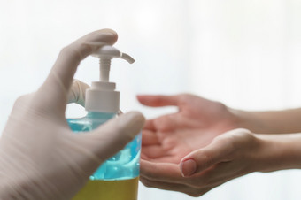手使用洗手洗手液过来这里泵自动售货机透明的洗手液泵瓶为杀死细菌细菌和病毒