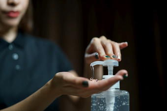 手使用洗手洗手液过来这里泵自动售货机清晰的洗手液泵瓶为杀死细菌细菌和病毒