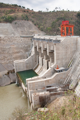 禁止闲谈，聊<strong>天</strong>水电权力植物的大坝建muong谁联合比顺从的小镇来洲省越南这一个两个作品级联液压的南<strong>河山</strong>和<strong>天</strong>空背景冬<strong>天</strong>季节