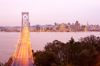 三-旧金山-奥克兰湾桥和城市天际线三旧金山加州美国