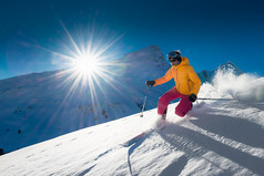 女孩勒马克滑雪雪坡山