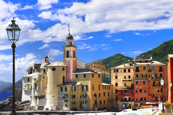 意大利夏天假期美丽的色彩斑斓的沿海小镇camogli利古里亚意大利camogli沿海小镇利古里亚意大利