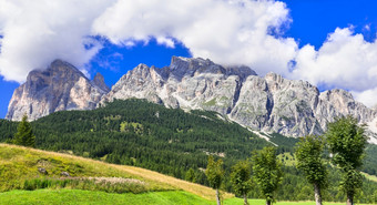 惊人的自然意大利阿尔卑斯山脉美妙的谷<strong>帷幕</strong>rsquo安佩佐著名的滑雪度假胜地北部意大利贝鲁诺省