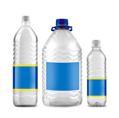 瓶装水大小孤立的瓶装水