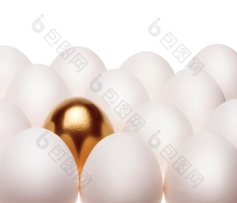 一个黄<strong>金蛋</strong>了在常见的白色鸡<strong>蛋</strong>孤立的白色背景一个黄<strong>金蛋</strong>了在常见的白色鸡<strong>蛋</strong>