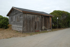 饱经风霜小屋一半月亮湾加州