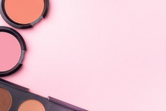 专业化妆品粉红色的背景平躺化妆背景化妆品产品模拟