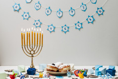 传统的犹太人烛台表格决议和高质量美丽的照片传统的犹太人烛台表格高质量和决议美丽的照片概念