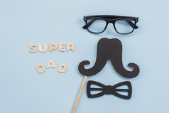 超级爸爸登记与眼镜胡子