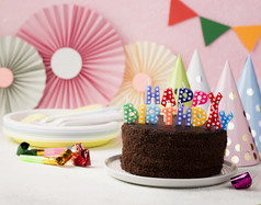 生日概念与巧克力蛋糕蜡烛