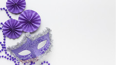 极简主义狂欢节面具紫罗兰色的纸装饰