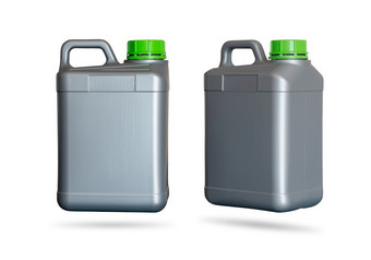灰色的塑料油罐与绿色<strong>成员</strong>站横盘整理和对角白色背景灰色的塑料油罐与绿色<strong>成员</strong>站横盘整理和对角白色背景