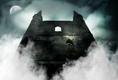 令人毛骨悚然的的令人心寒的场景在恐怖完整的月亮雾上升从的废墟老闹鬼城堡