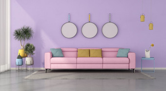色彩斑斓的生活房间与粉红色的<strong>现代沙发</strong>对紫色的墙呈现色彩斑斓的生活房间与粉红色的<strong>现代沙发</strong>