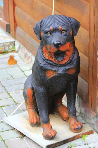 罗特韦尔犬狗雕像附近房子服务狗雕塑美丽的雕塑的<strong>韵</strong>味罗特韦尔犬雕像国内动物美丽的雕塑的<strong>韵</strong>味罗特韦尔犬雕像国内动物
