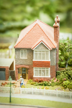 模型通用的英国风格郊区分离房子而且花园