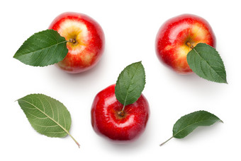 红色的苹果与绿色叶子孤立的白色背景联欢晚会苹果前视图