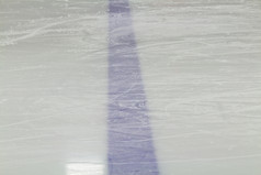 蓝色的行标记为曲棍球冰