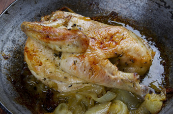 鸡肉有关洋葱法国烤鸡洋葱肉汁农家菜