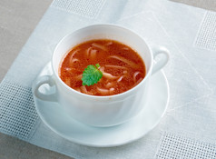 祖帕番茄通心粉番茄汤与意大利面波兰厨房