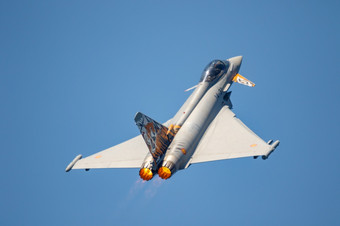 莫曲尔格拉纳达spain-jun飞机欧洲战斗机台风采取部分展览的航展上莫曲尔6月莫曲尔格拉纳达西班牙飞机欧洲战斗机台风