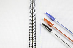 三个基本颜色笔笔记本细节学校为的教育空间为文本