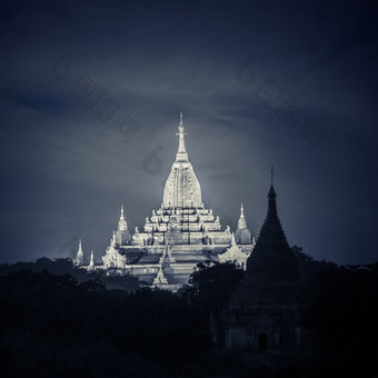 古老的体系结构老佛教寺庙蒲甘<strong>王国</strong>缅甸缅甸白色Thatbyinnyu寺庙一个的最大的蒲甘令人惊异的日落颜色而且轮廓古老的佛教寺庙蒲甘<strong>王国</strong>缅甸缅甸旅行景观而且目的地