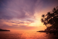 令人惊异的颜色热带日落普吉岛岛泰国旅行风景和目的地