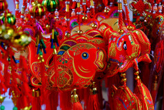 谁警察局城市越南NAM-1月关闭充满活力的红色的饰品为泰特装饰商店中国小镇给离子市场的地方装饰为月球新一年越南