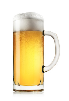 杯子新鲜的光啤酒与泡沫孤立的白色背景杯子新鲜的光啤酒与泡沫