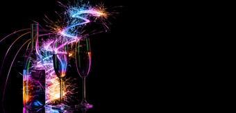 瓶和眼镜与香槟的光彩色的孟加拉灯黑色的背景的概念庆祝<strong>活动</strong>和庆祝<strong>活动</strong>新一年圣诞节婚礼瓶和眼镜与香槟的光彩色的孟加拉