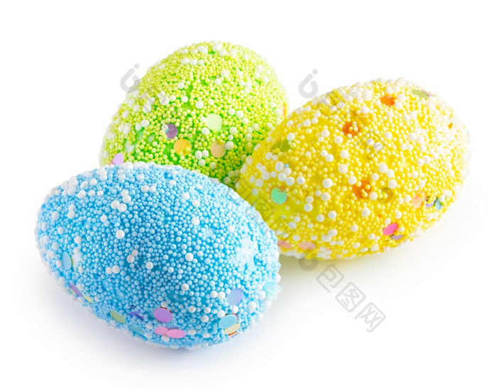 三个彩色的装饰复活节鸡蛋孤立的白色背景三个彩色的装饰复活节鸡蛋孤立的白色