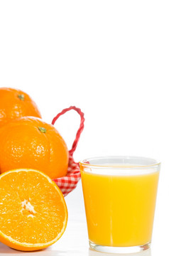 美味的新鲜的橙色汁新鲜挤压
